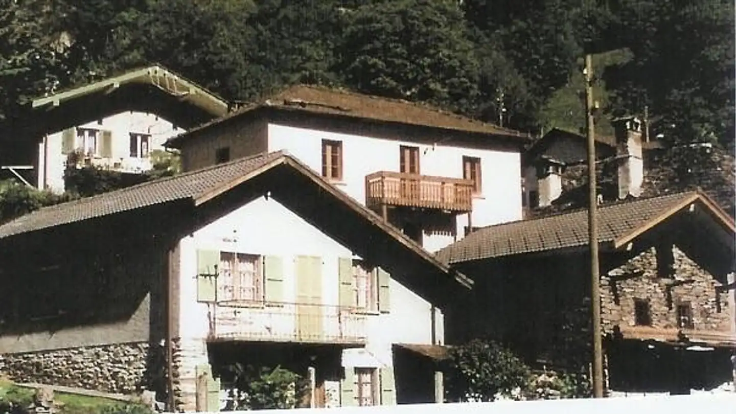 Edificio residenziale in vendita - 6542 Buseno