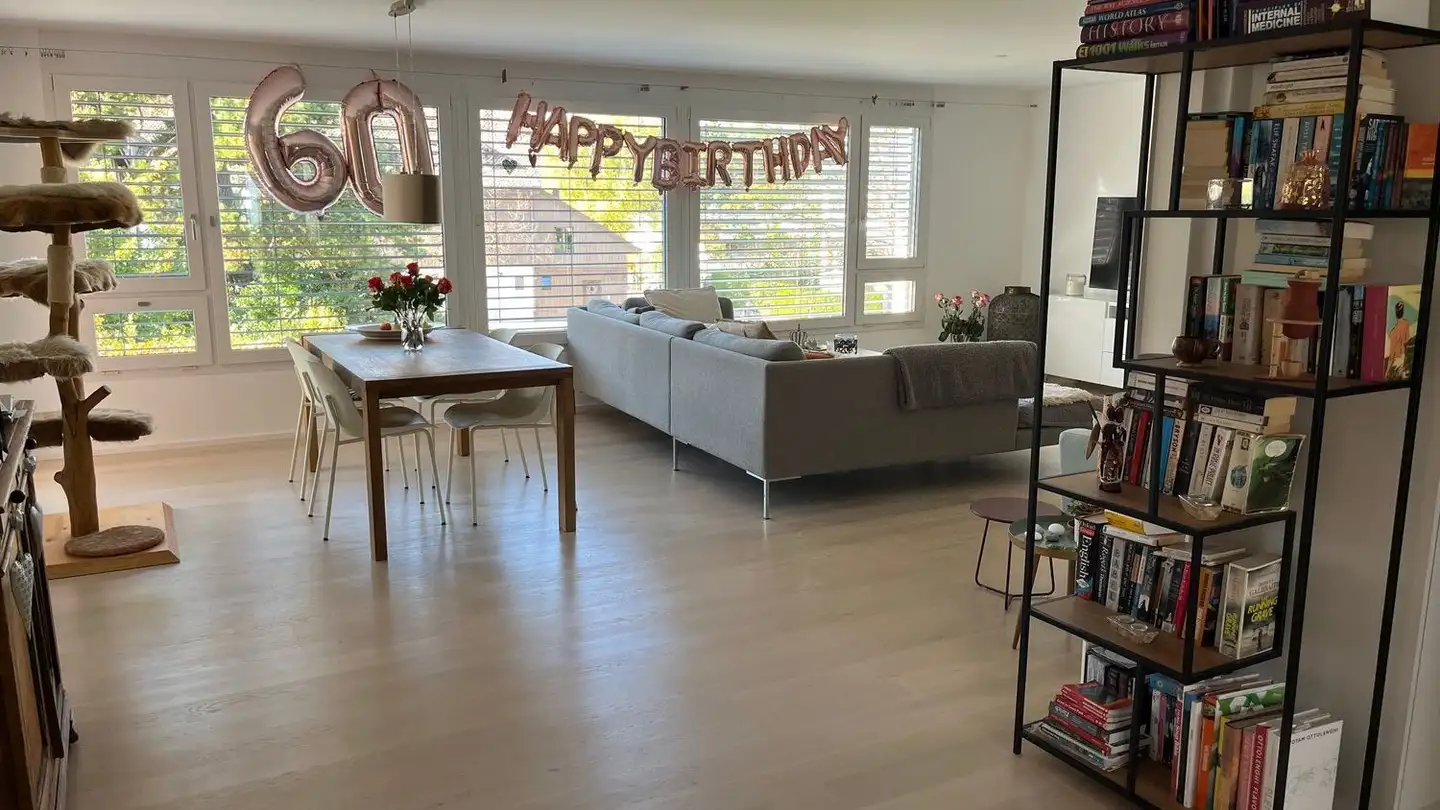 Appartement à louer - Benglenstrasse 2, 8118 Pfaffhausen