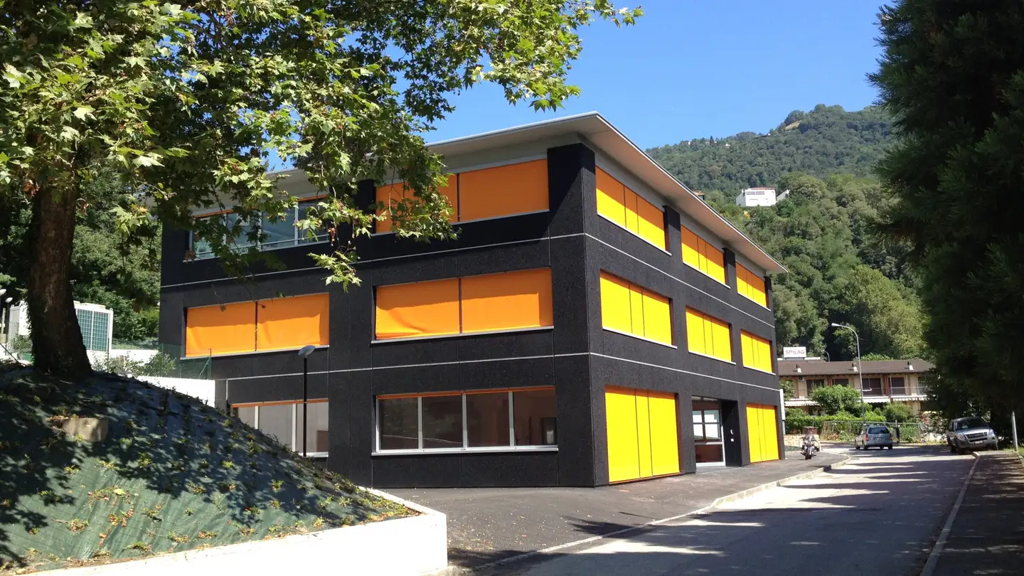 Mischgenutztes Gebäude mieten - 6833 Vacallo