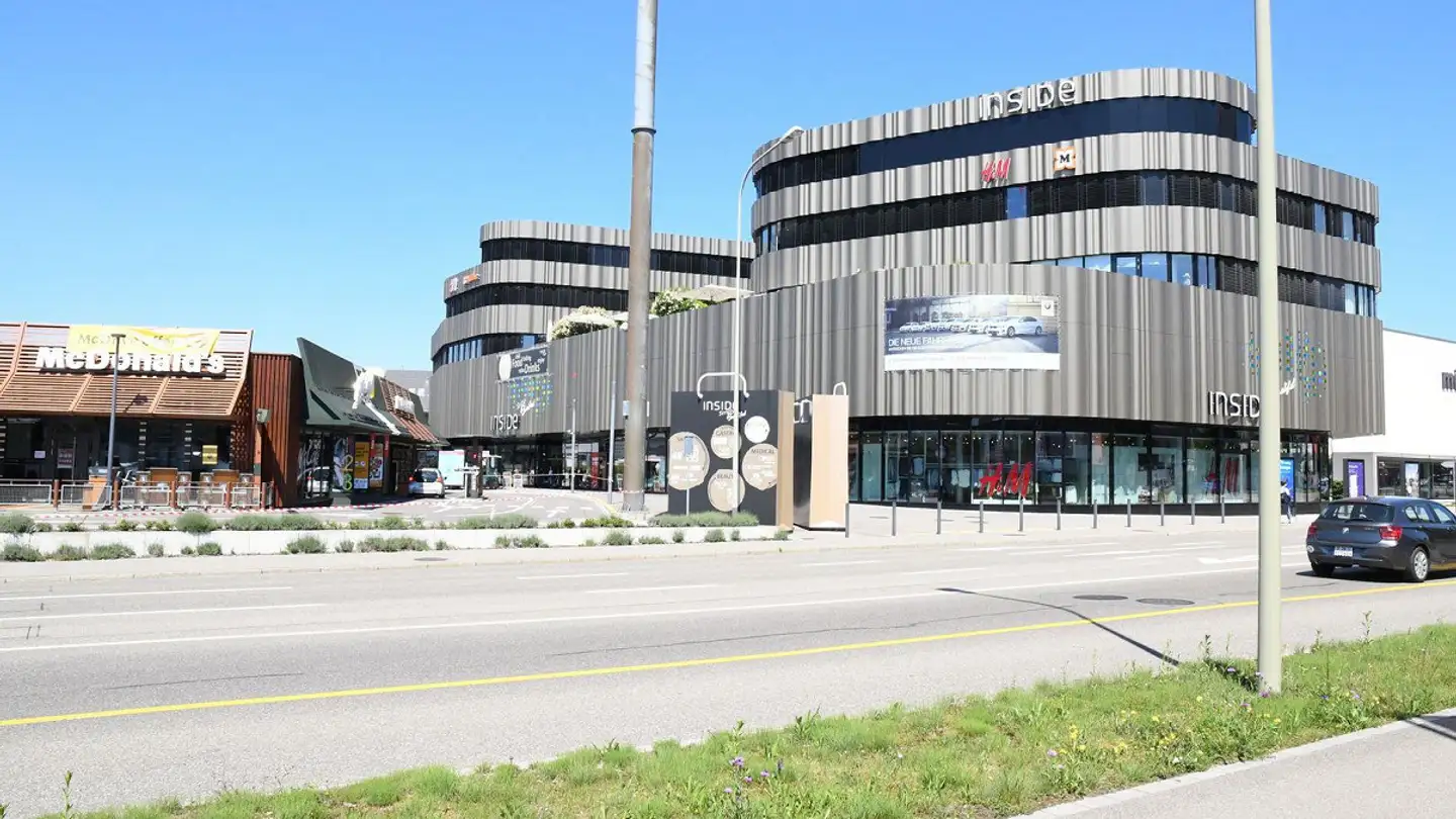 Commercial à louer - Hofwiesenstrasse 4, 8604 Volketswil