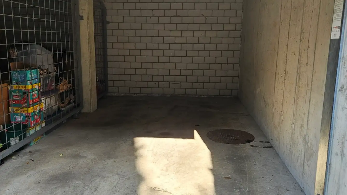 Garage individuel à louer - Rue Des Pesses 4, 2855 Glovelier