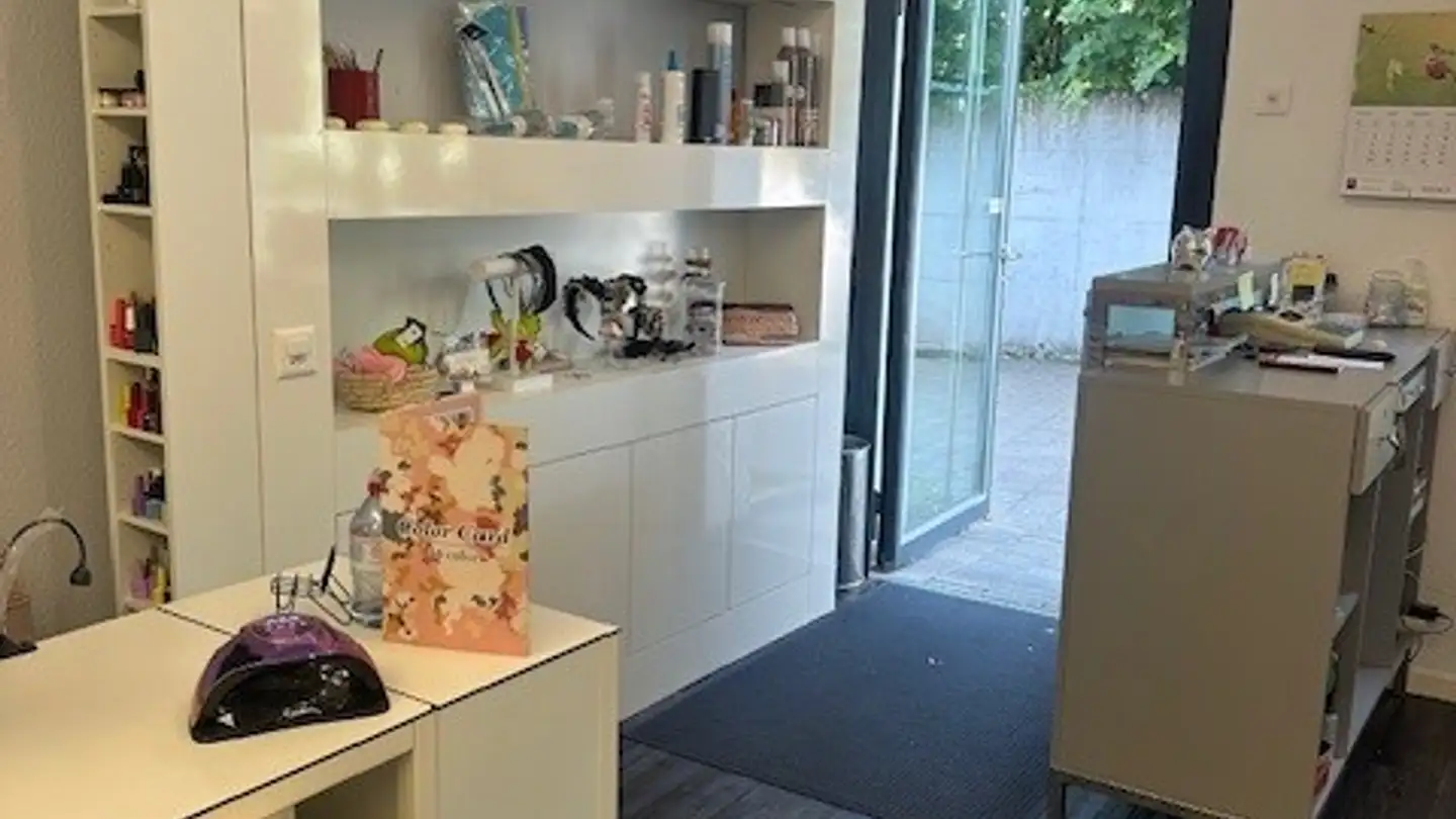 Commercial for rent - Bottmingerstrasse 72, 4104 Oberwil BL - Photo 2