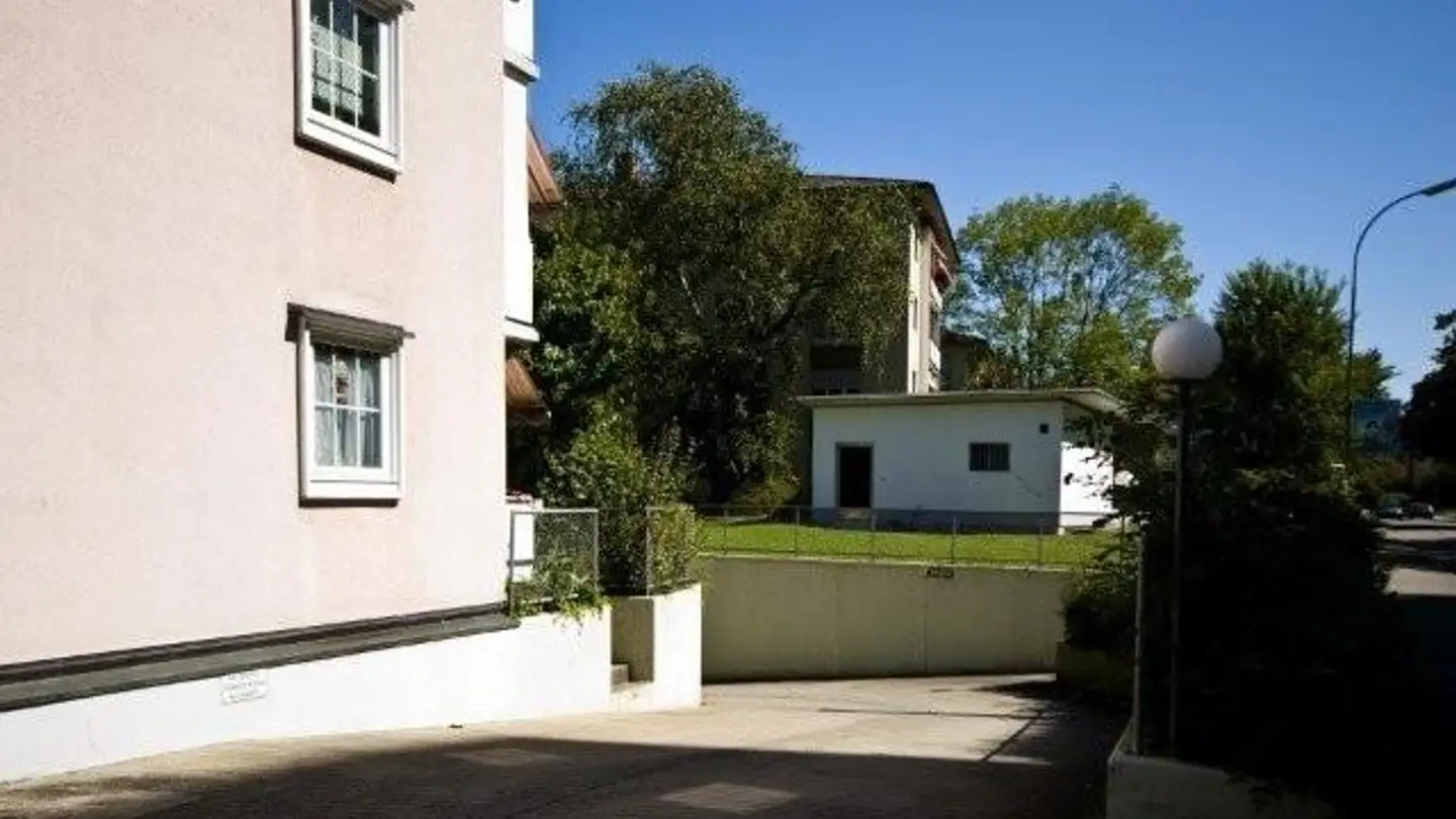 Single garage for rent - Bruderholzstrasse 9, 4127 Birsfelden