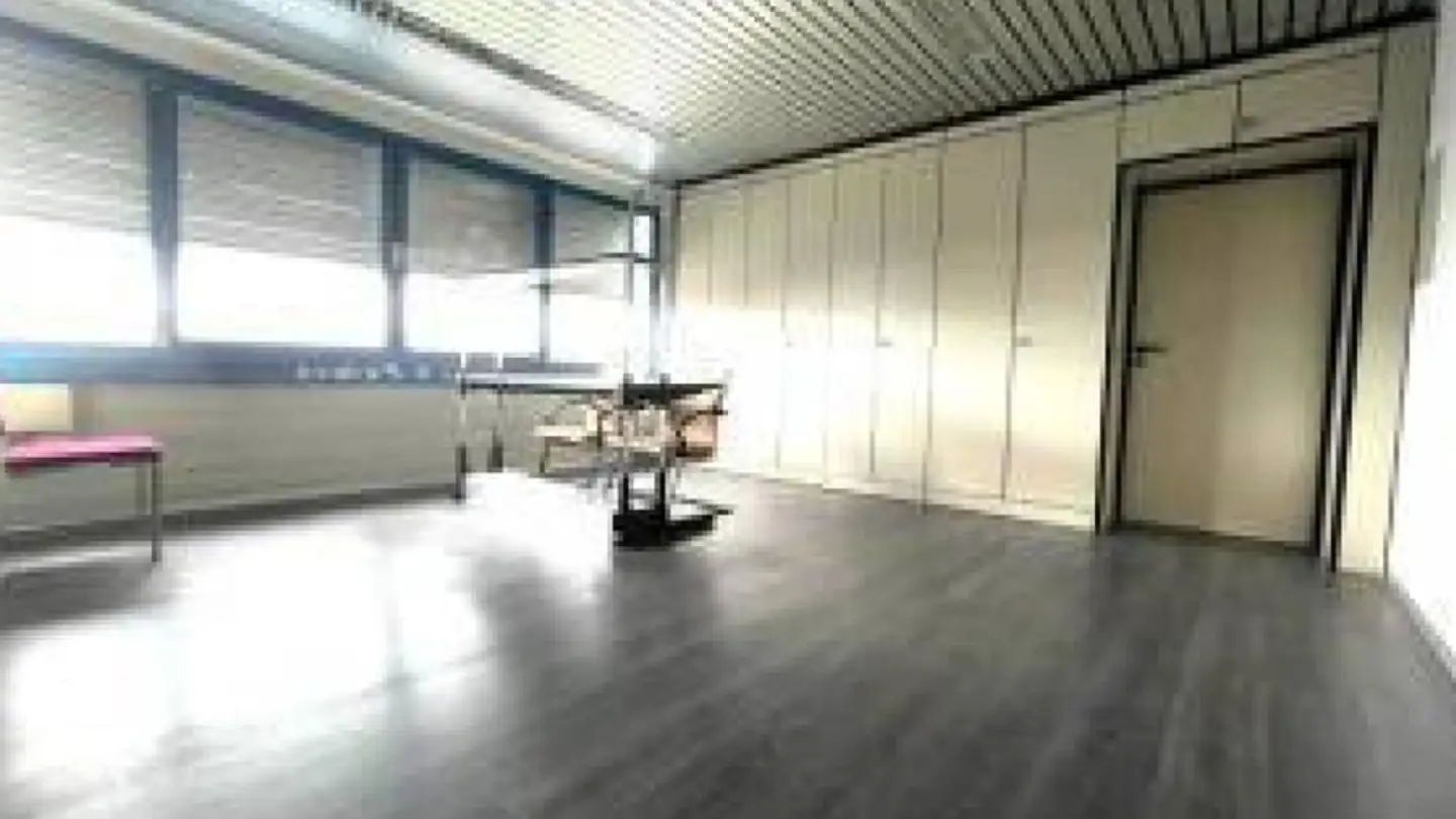 Bürofläche mieten - Gewerbezone Widalmi 10, 3216 Ried b. Kerzers - Foto 3