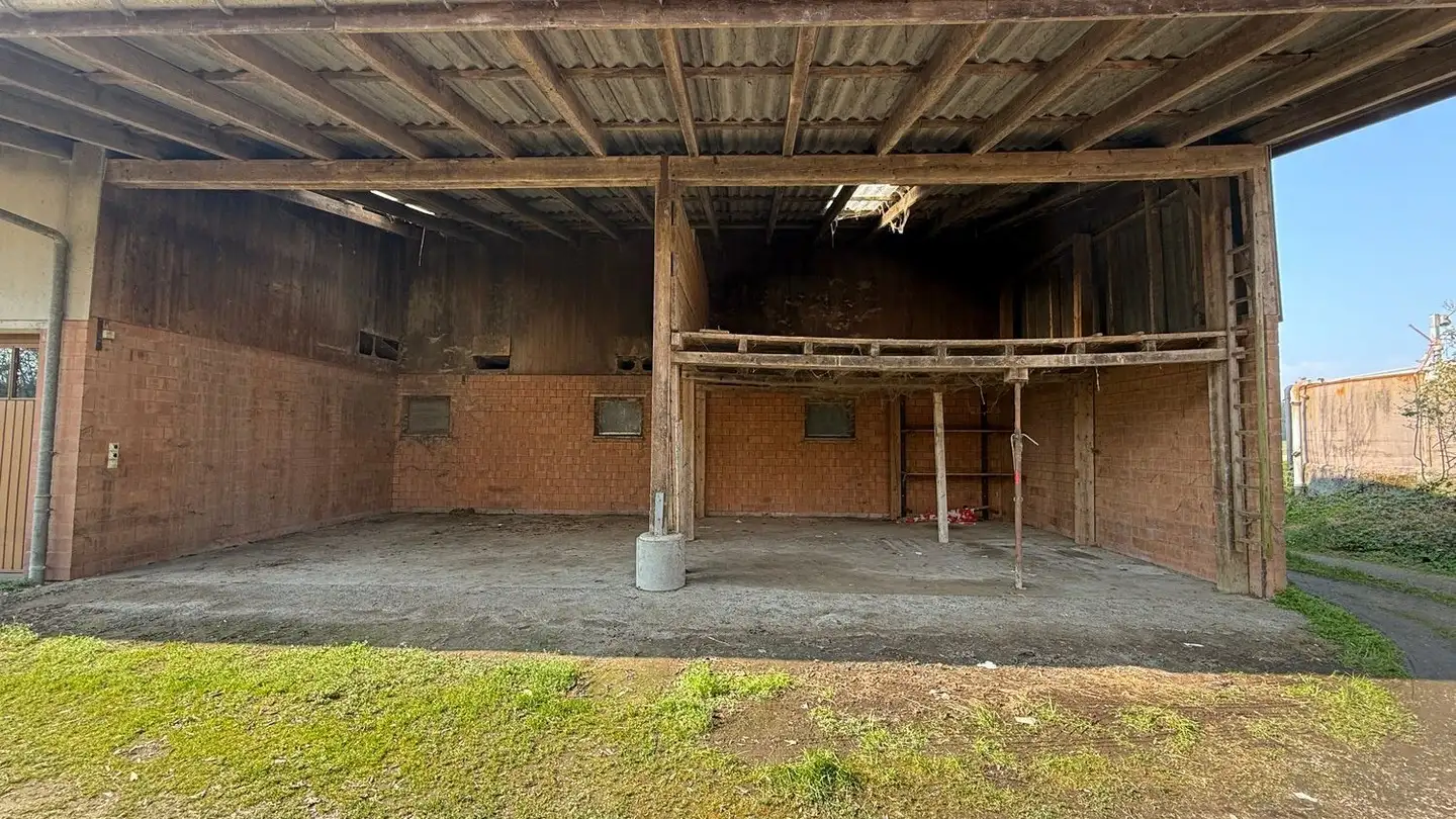 Covered parking space for rent - Niederwil, 6330 Cham