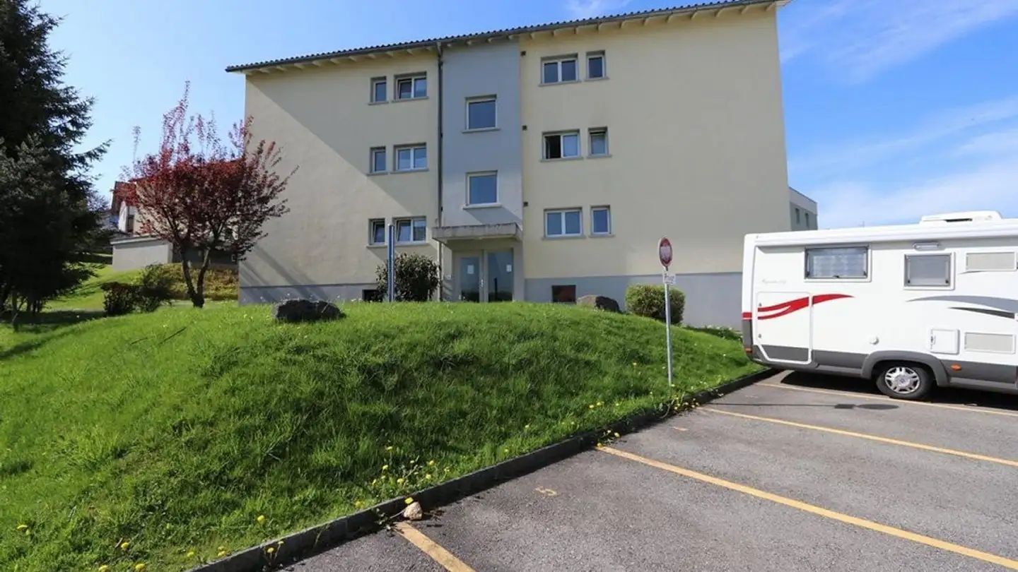 Place de parking extérieure à louer - Egglistrasse 3, 9030 Abtwil SG