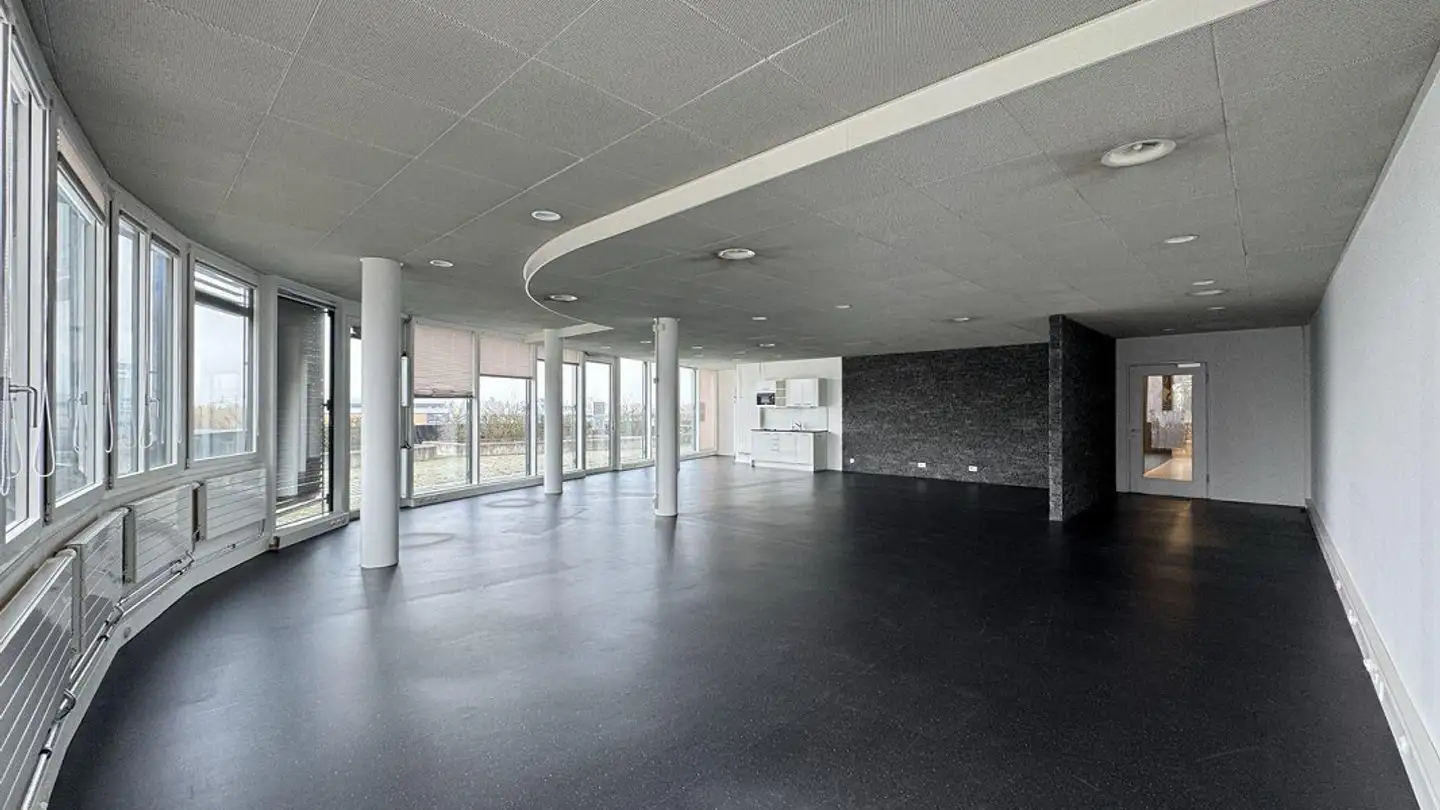 Gewerbe mieten - Hofwiesenstrasse 4, 8604 Volketswil - Foto 3