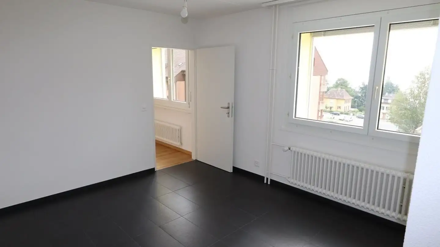 Apartment for rent - Rue Du Castel 23, 2024 St-Aubin-Sauges - Photo 3