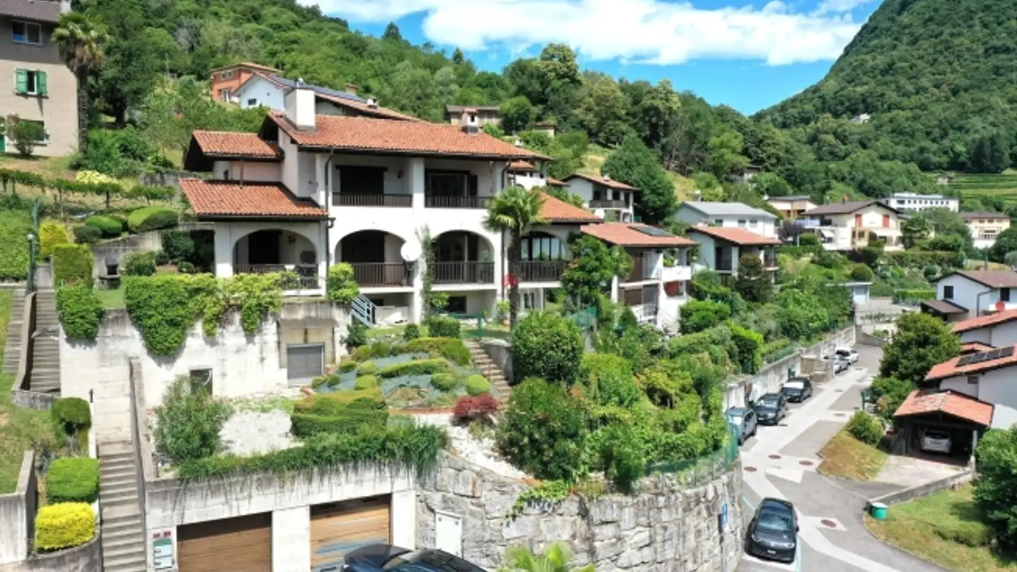 Casa a schiera in vendita - 6822 Arogno