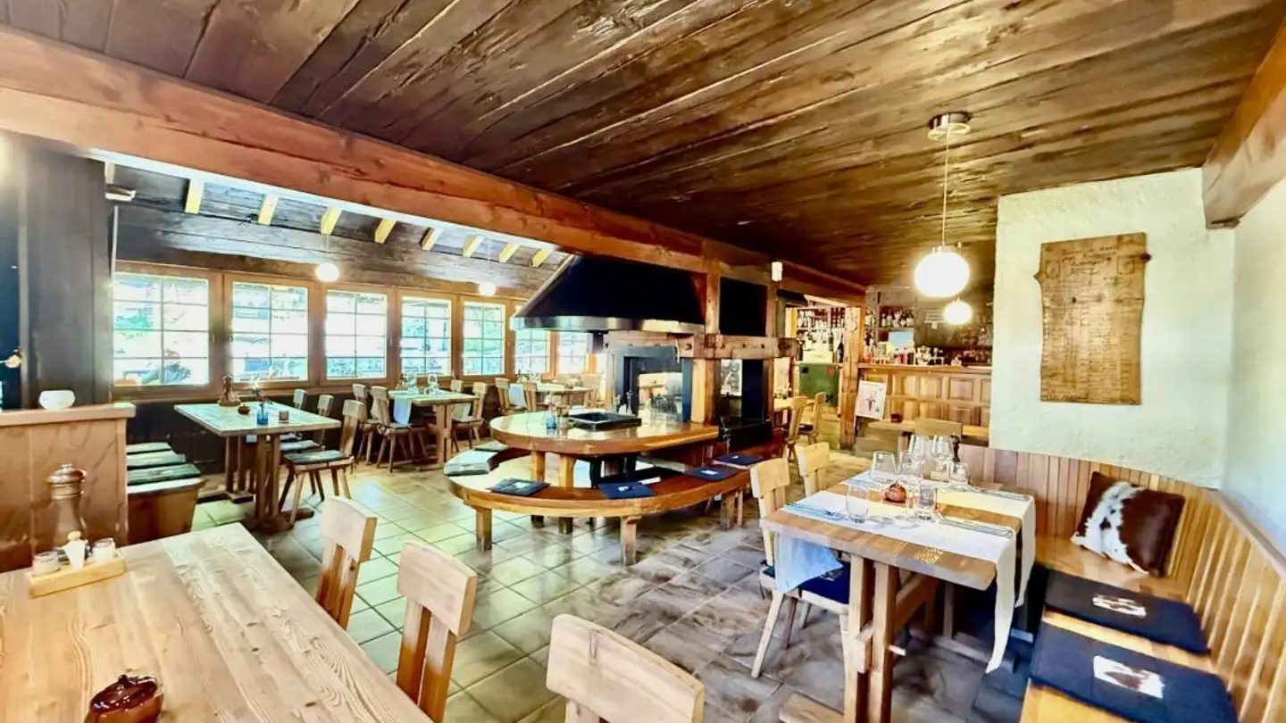 Hotel for sale - 3961 Ayer