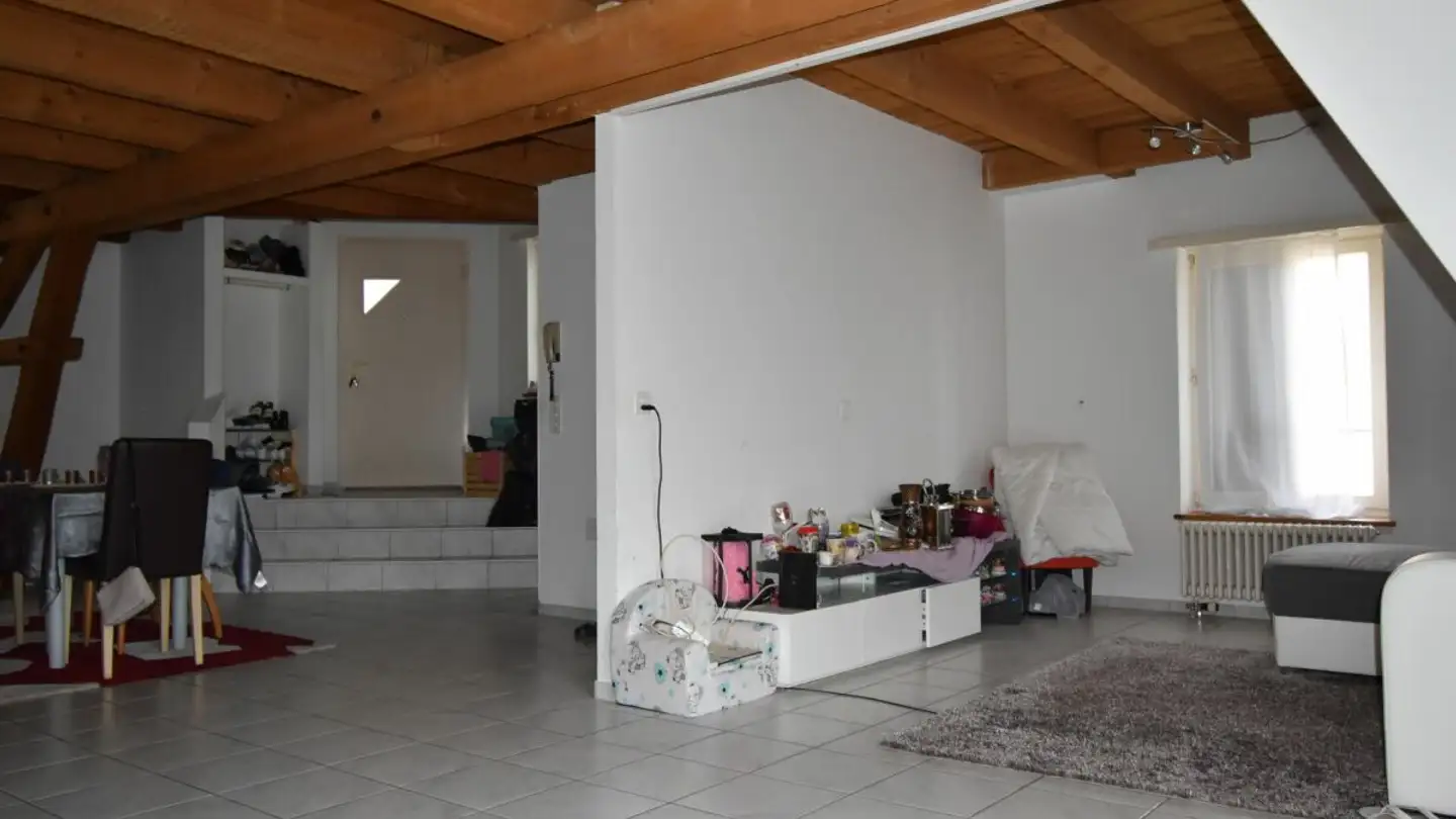 Dachgeschosswohnung mieten - Zentralstrasse 77, 8212 Neuhausen am Rheinfall - Foto 4