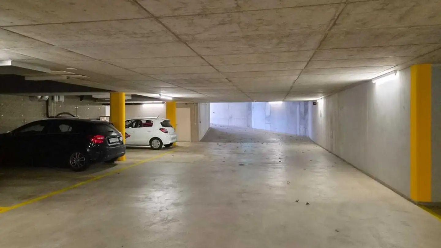 Tiefgaragenstellplatz mieten - Hofackerstrasse 13, 4132 Muttenz - Foto 2
