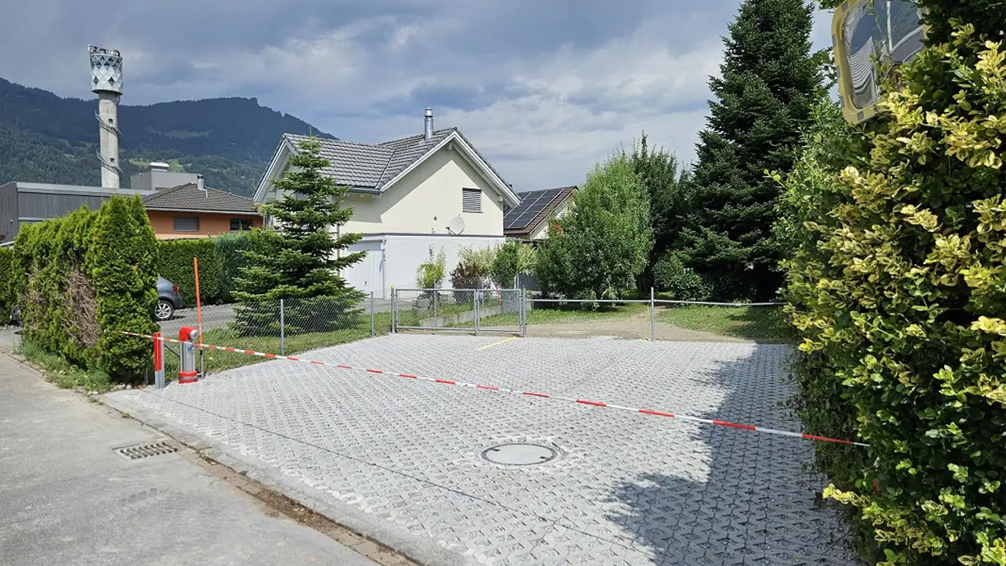 Parkplatz im Freien mieten - Papiermühleweg 8, 7302 Landquart - Foto 2