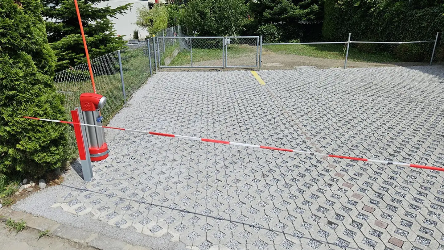 Parkplatz im Freien mieten - Papiermühleweg 8, 7302 Landquart - Foto 4