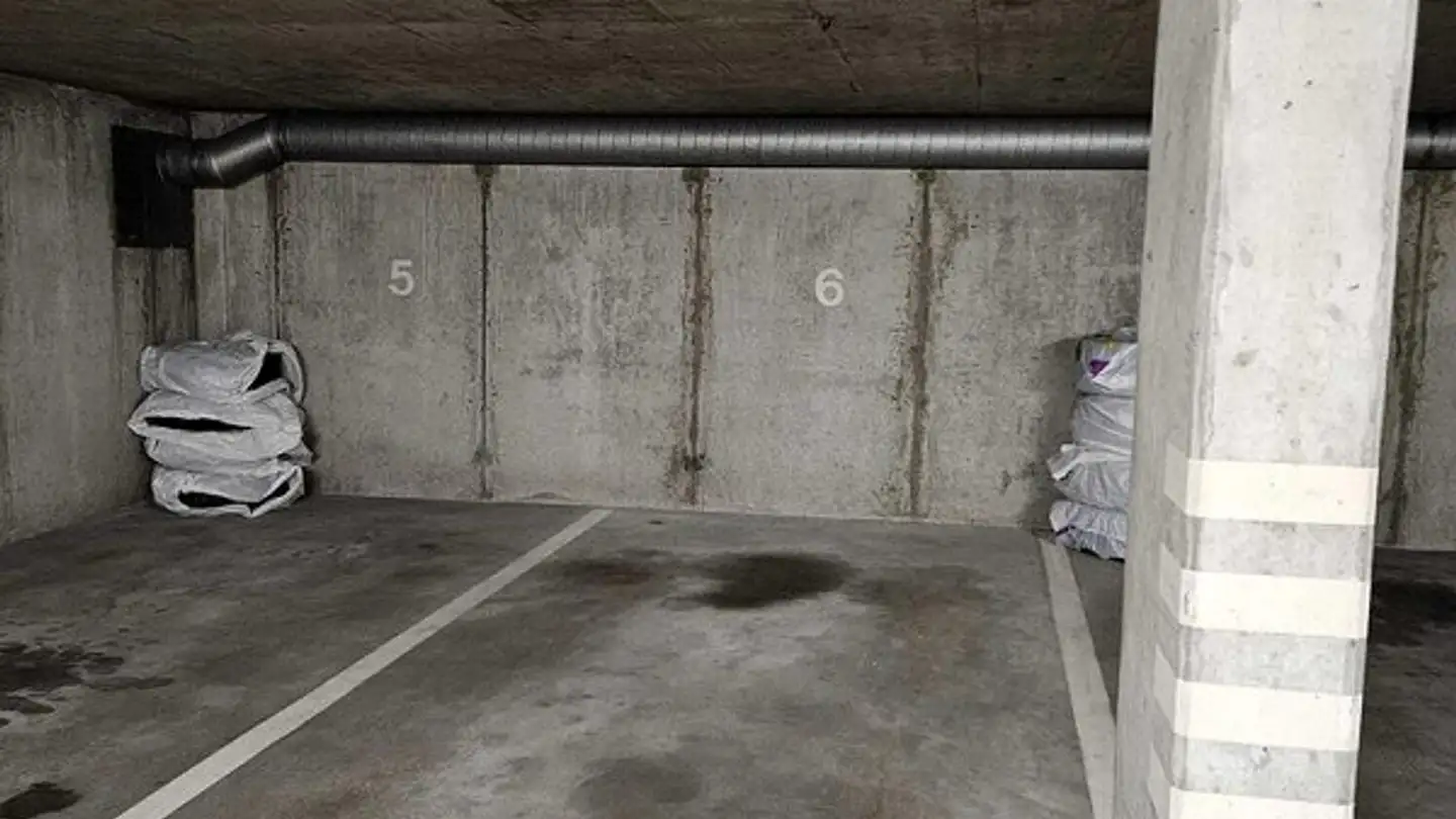 Tiefgaragenstellplatz mieten - Dinkelbergstrasse 15, 4132 Muttenz