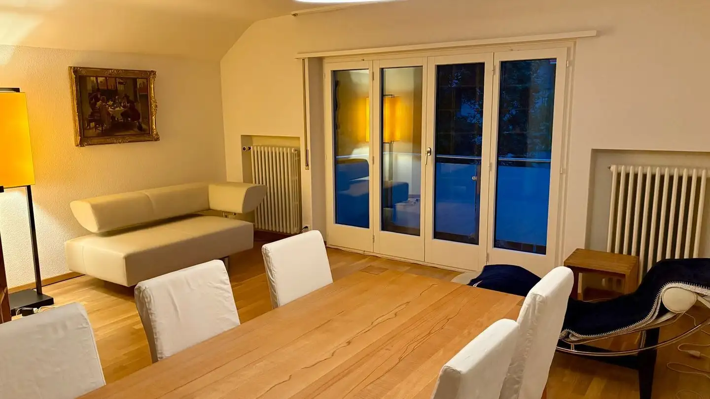 Dachgeschosswohnung mieten - Waldstrasse 16, 8125 Zollikerberg