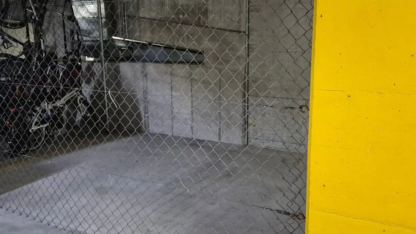 Underground parking space for rent - Weidstrasse, 8118 Pfaffhausen - Photo 3