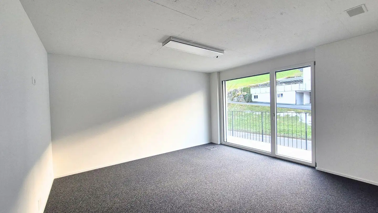 Commercial à louer - Seestrasse 9a, 6424 Lauerz