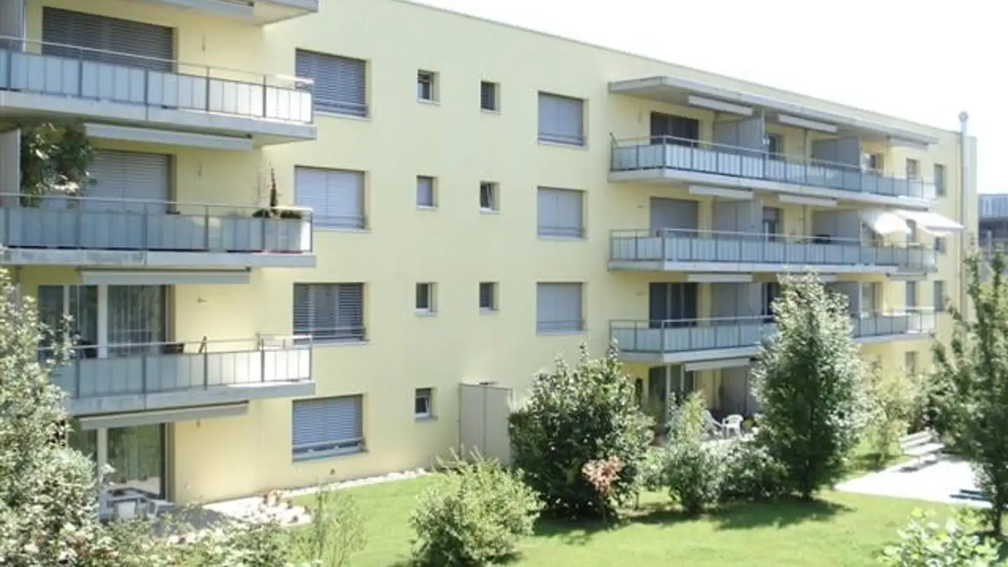 Überdachter Motorradparkplatz mieten - Neunbrunnenstrasse 130, 8050 Zürich