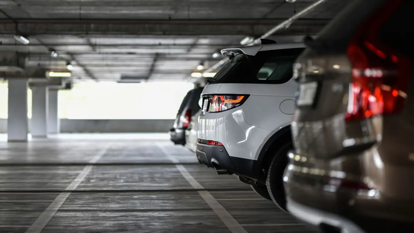 Outdoor parking space for rent - Rue Du Simplon 19, 1880 Bex - Photo 3