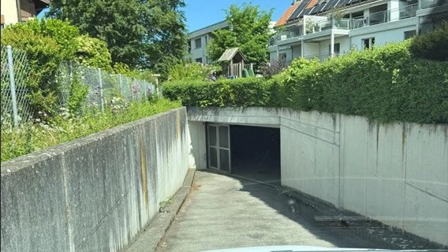 Überdachter Parkplatz mieten - Sustenstrasse 28, 3604 Thun - Foto 2