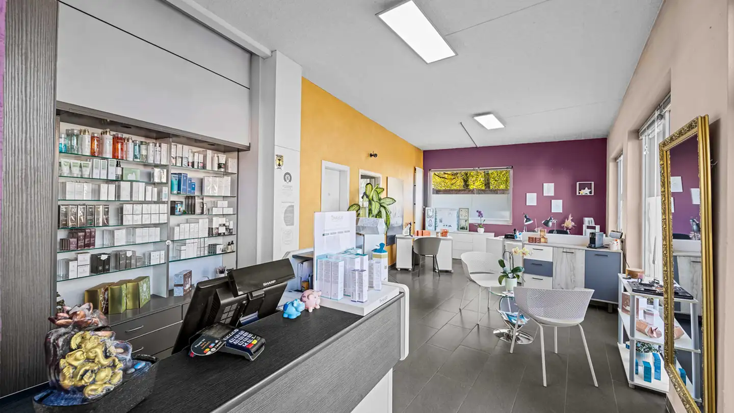 Commercial for sale - 1868 Collombey