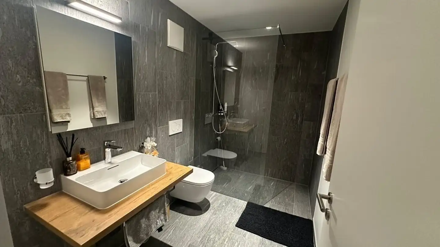 Appartement à louer - Bahnhofstrasse, 7408 Cazis - Photo 2