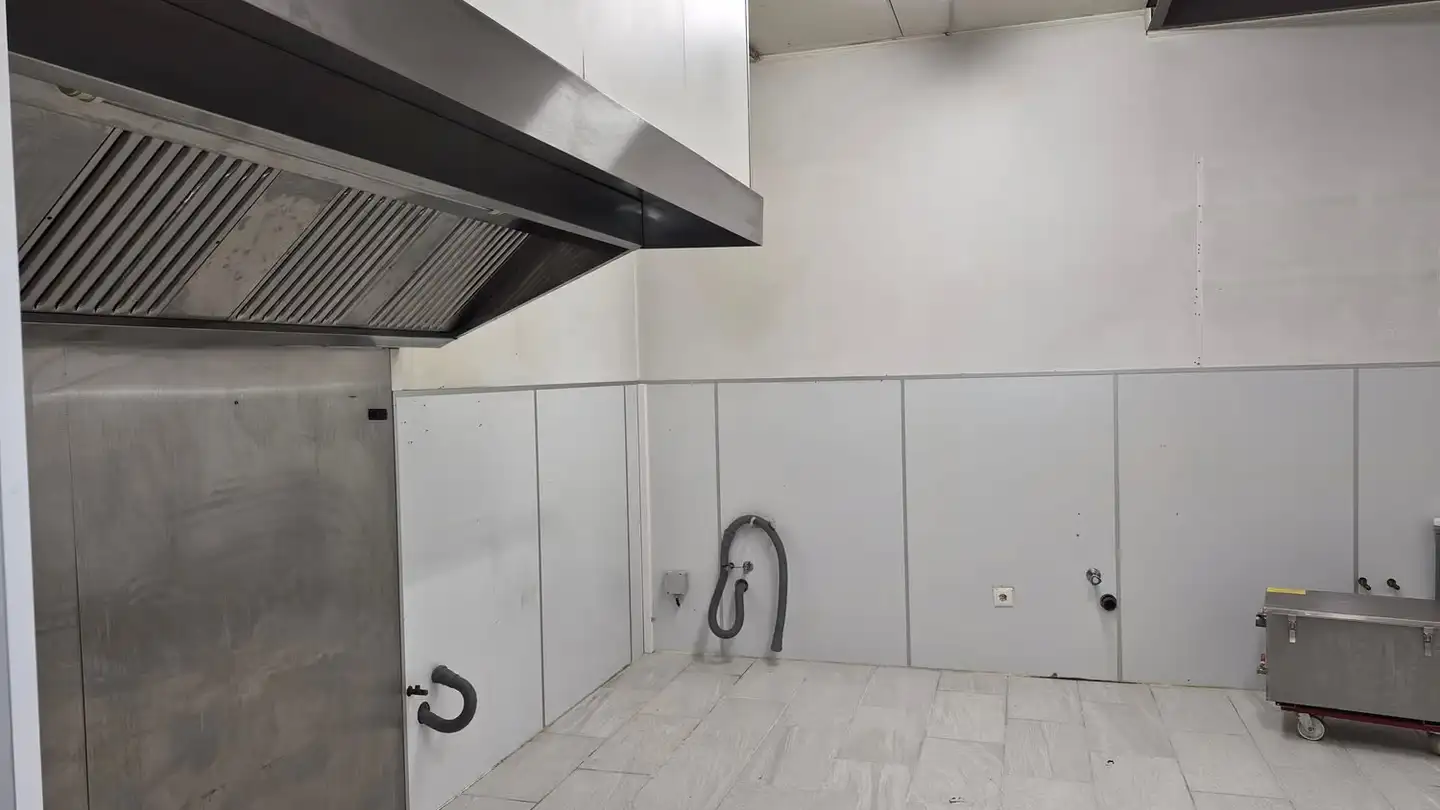 Ristorante in affitto - Werkstrasse 43, 8630 Rüti ZH - Foto 4