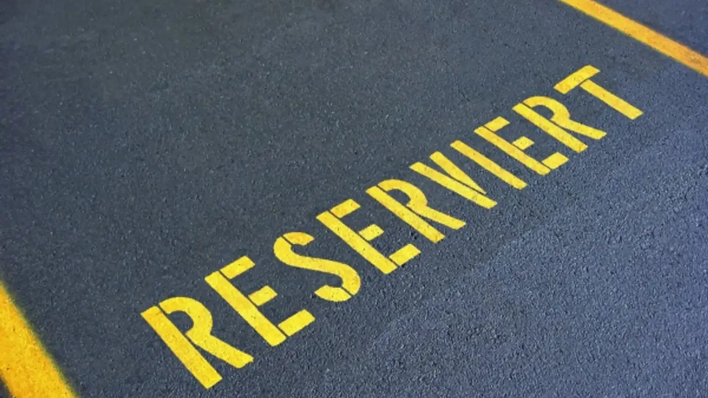 Parcheggio sotterraneo in affitto - Alte Gfennstrasse 16, 8600 Dübendorf