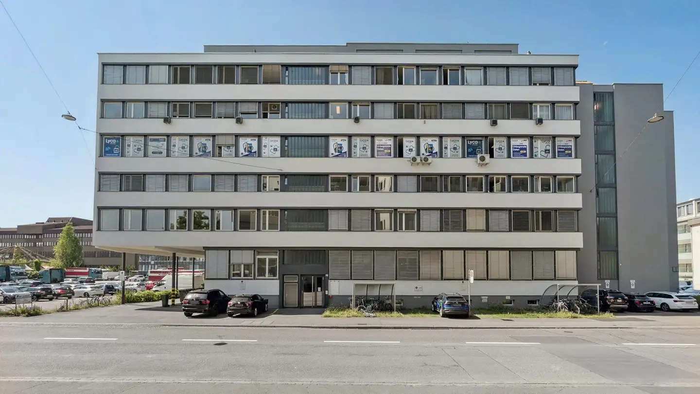 Gewerbe mieten - Hermetschloostrasse, 8048 Zürich