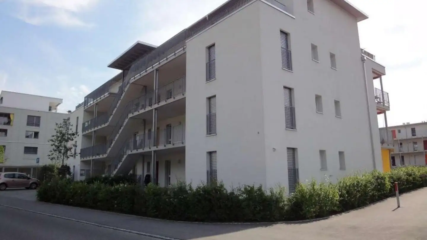 Überdachter Motorradparkplatz mieten - Siebenmatten 7, 5032 Aarau Rohr