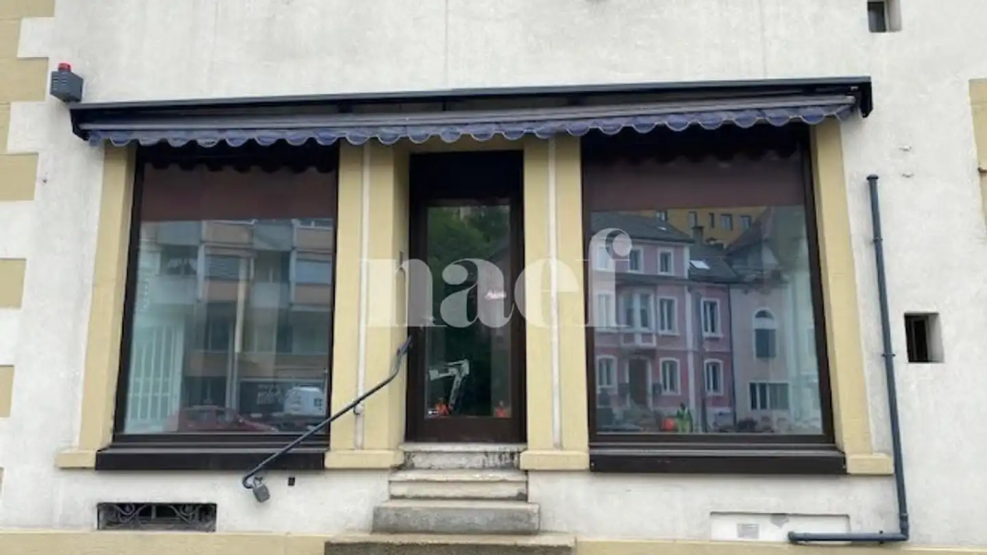Commercial à louer - Rue Daniel-Jeanrichard 1, 2400 Le Locle