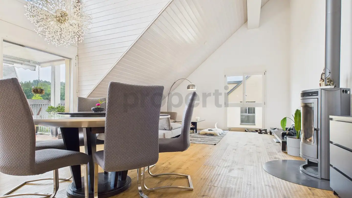 Wohnung mieten - 8133 Esslingen