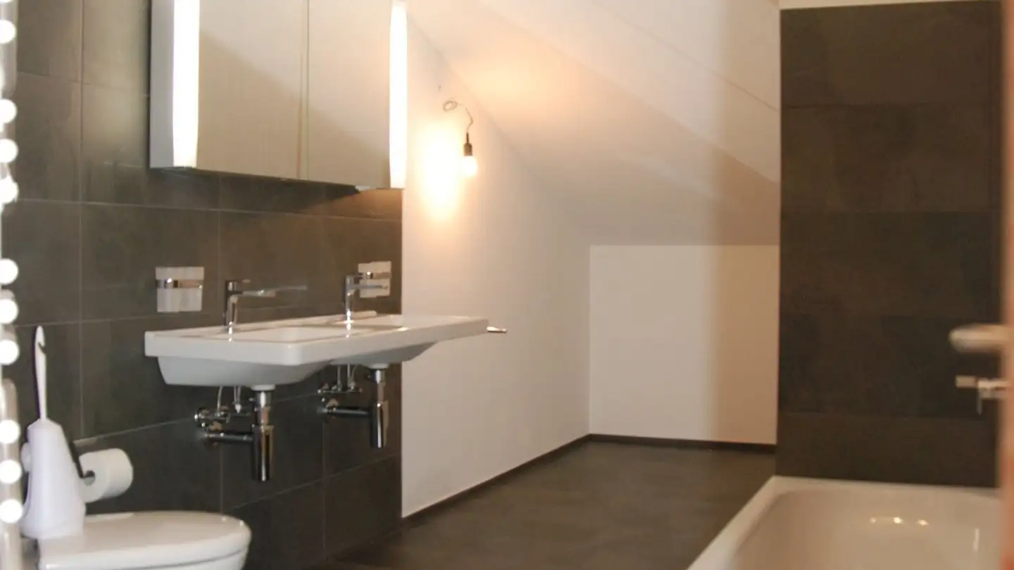 Dachgeschosswohnung mieten - Chegelplatz 2, 7277 Davos Glaris - Foto 4