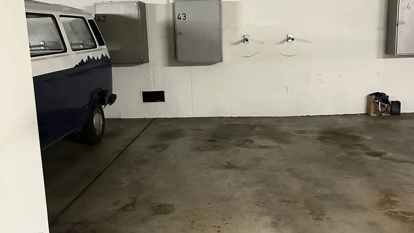 Single garage for rent - Römerweg, 4132 Muttenz