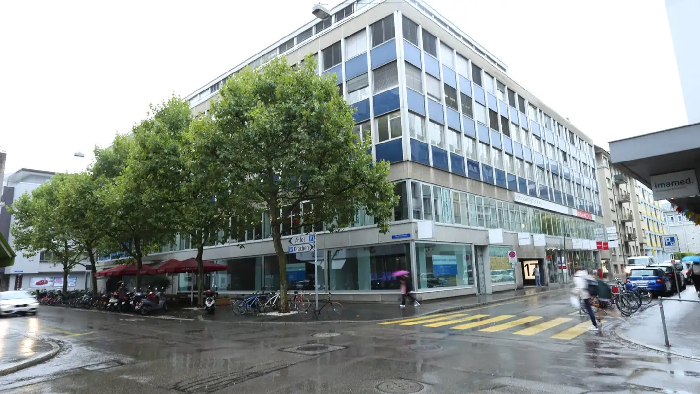 Tiefgaragenstellplatz mieten - Hirschgässlein 30, 4051 Basel