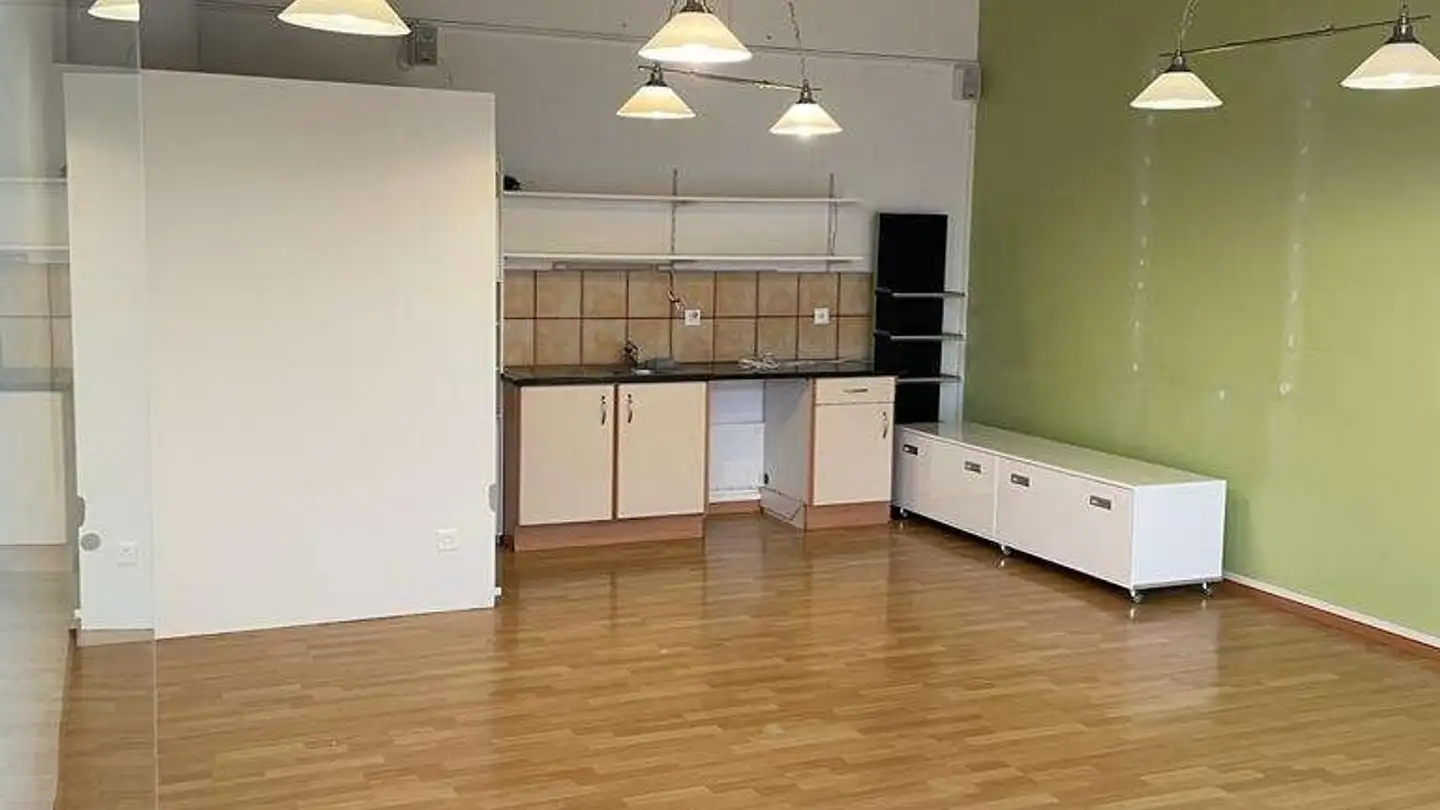 Gewerbe mieten - 8867 Niederurnen