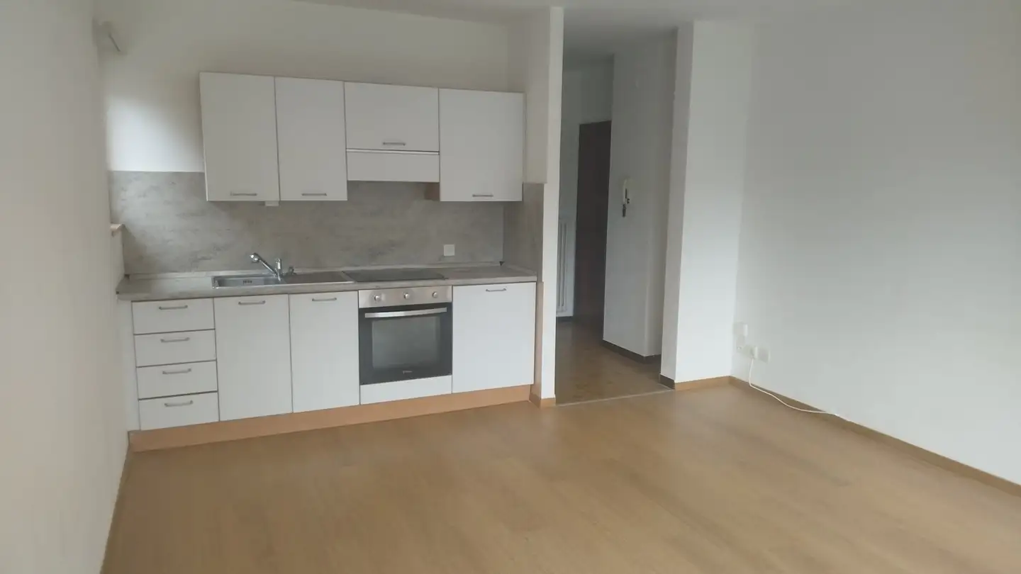 Apartment for rent - Via Pizzo Di Claro 1a, 6512 Giubiasco - Photo 3