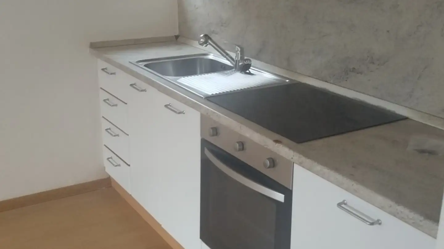 Apartment for rent - Via Pizzo Di Claro 1a, 6512 Giubiasco - Photo 4