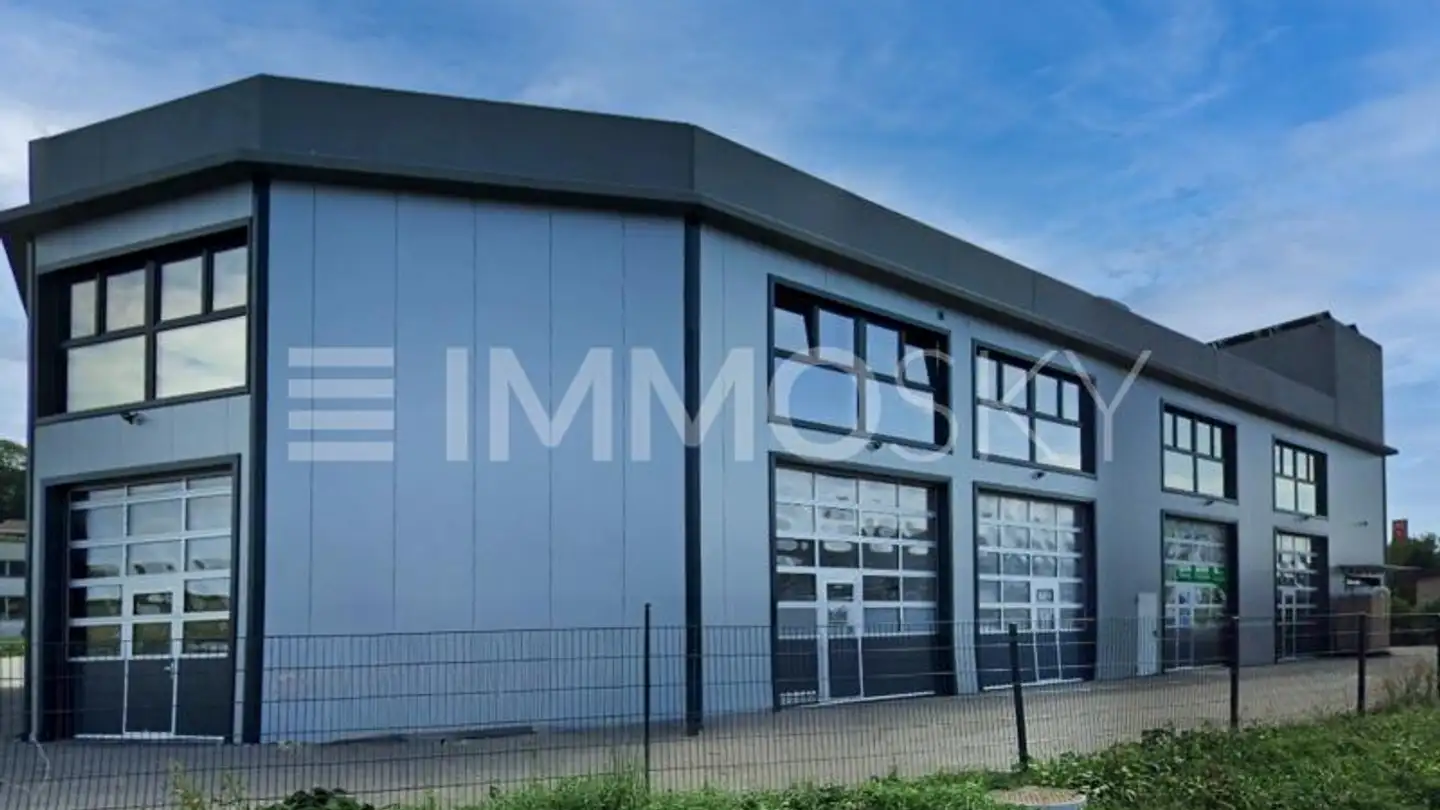 Shop for sale - 1525 Seigneux