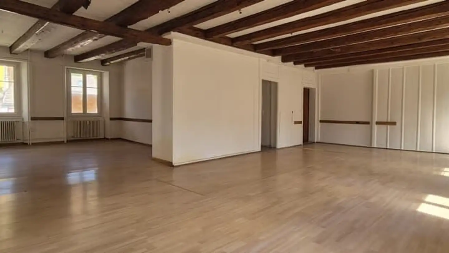 Negozio in affitto - Rue Daniel-Jeanrichard 3, 2400 Le Locle