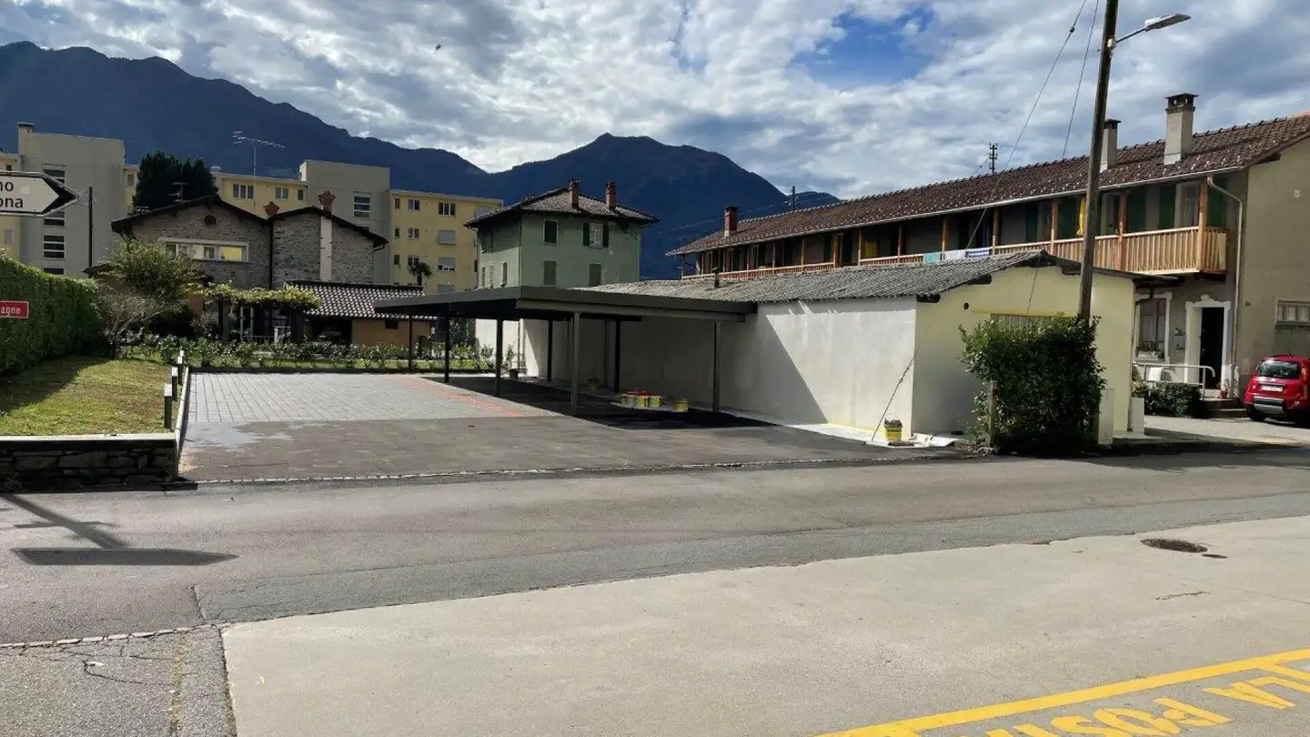 Outdoor parking space for rent - Via Campagne 10, 6598 Tenero
