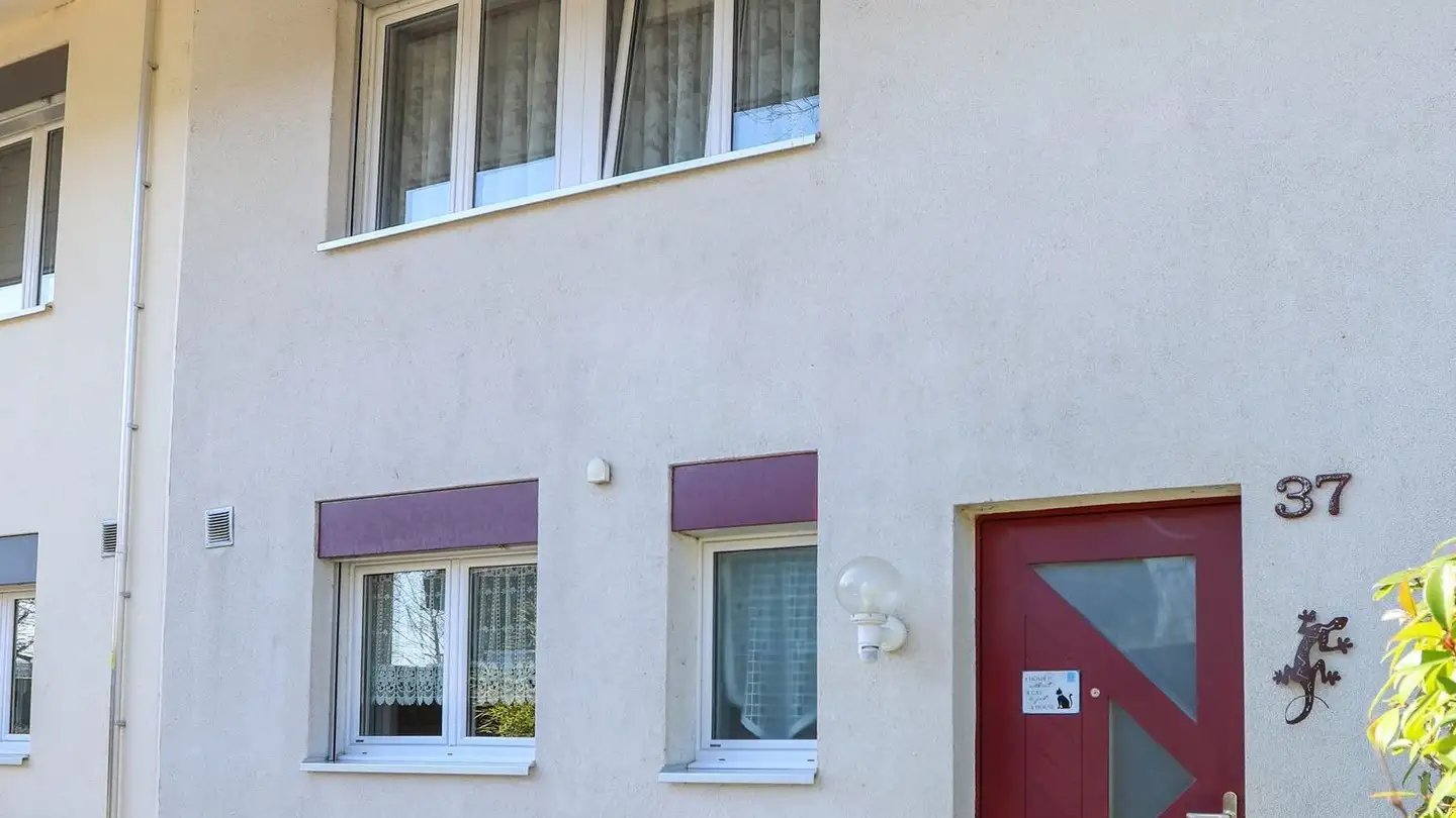 Reihenhaus kaufen - Lindenfeldweg 37, 4106 Therwil