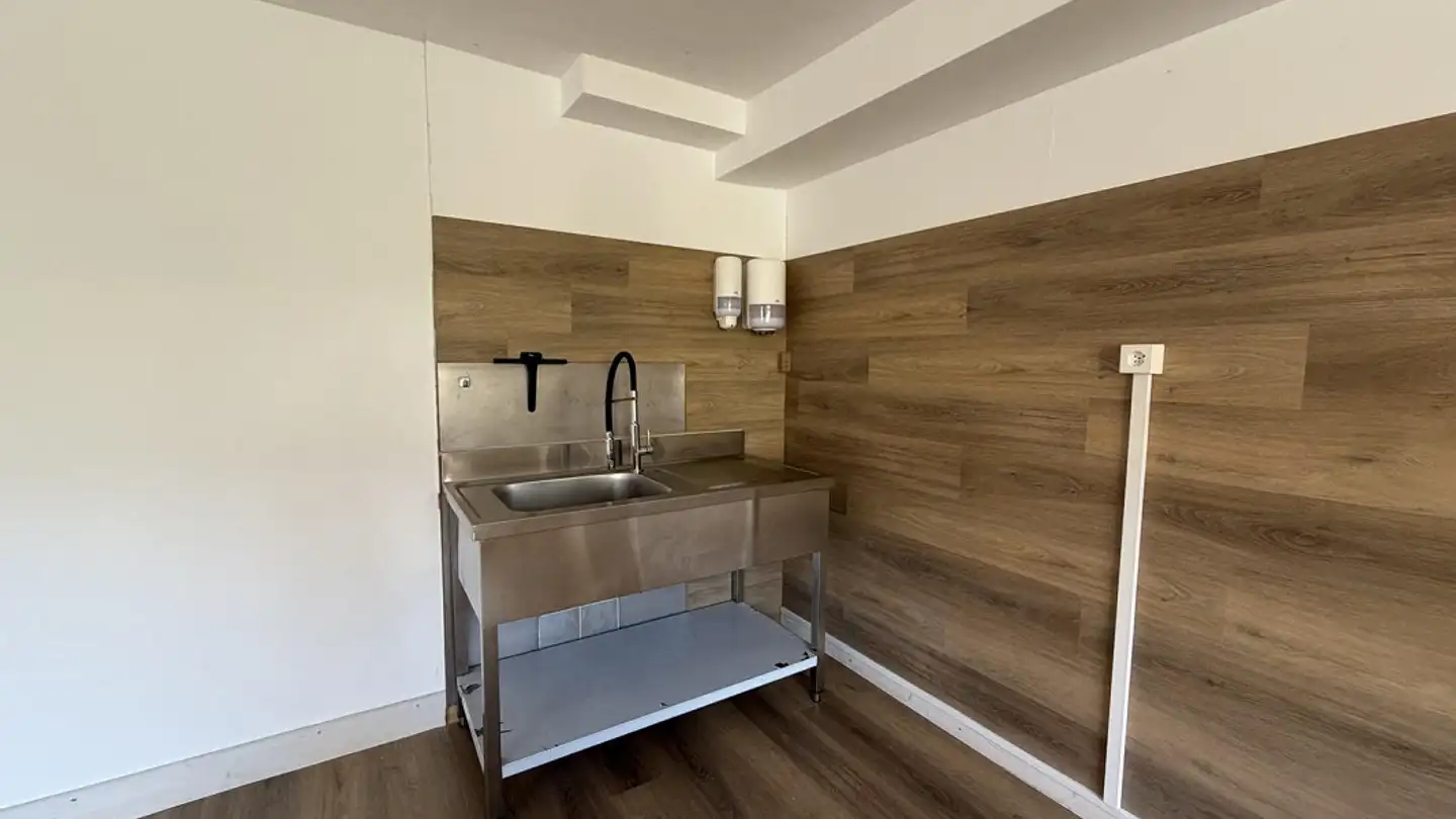 Atelier à louer - Kehlhofstrasse 22, 8124 Maur - Photo 4