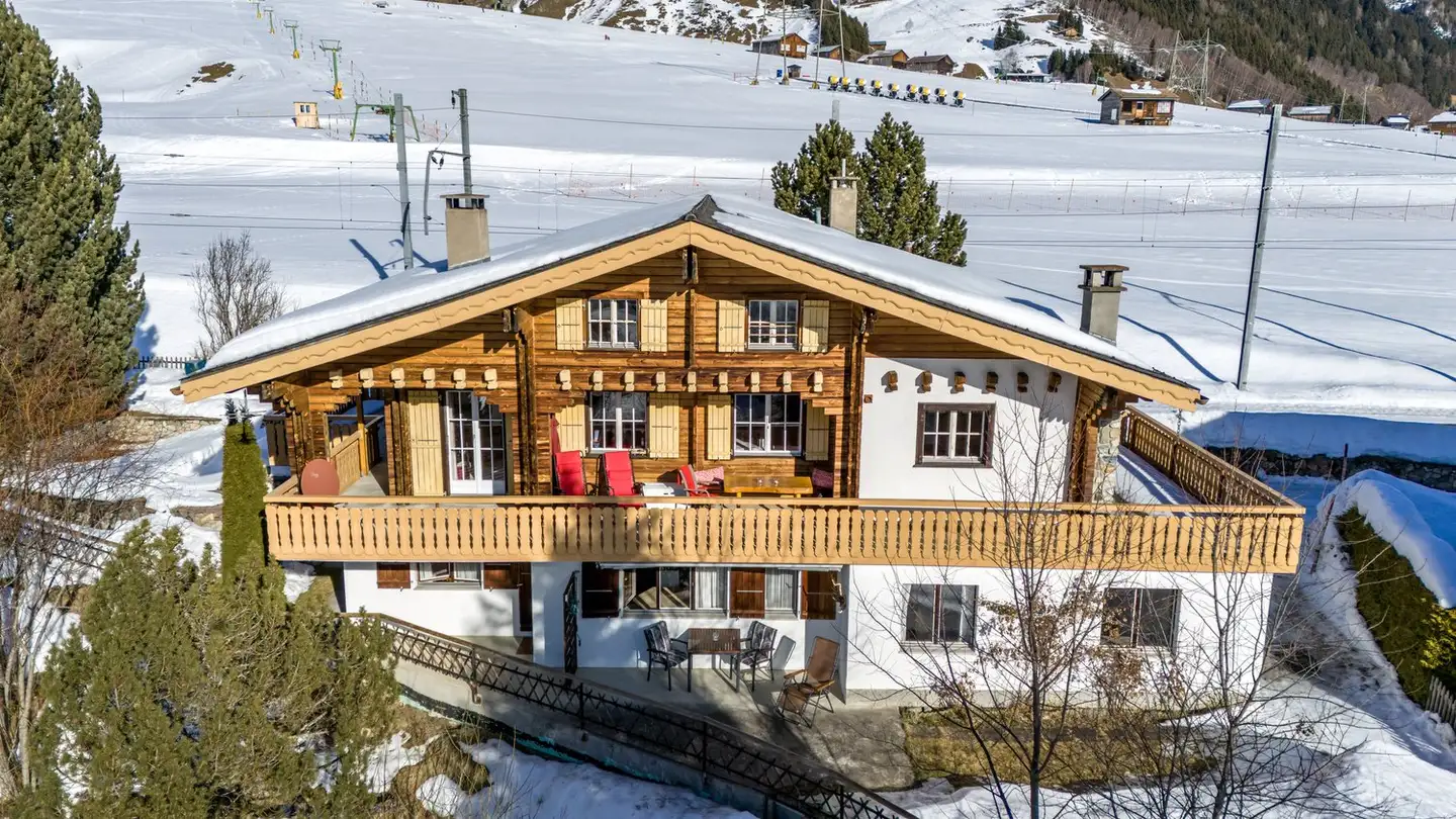 Immeuble résidentiel à vendre - 7187 Camischolas