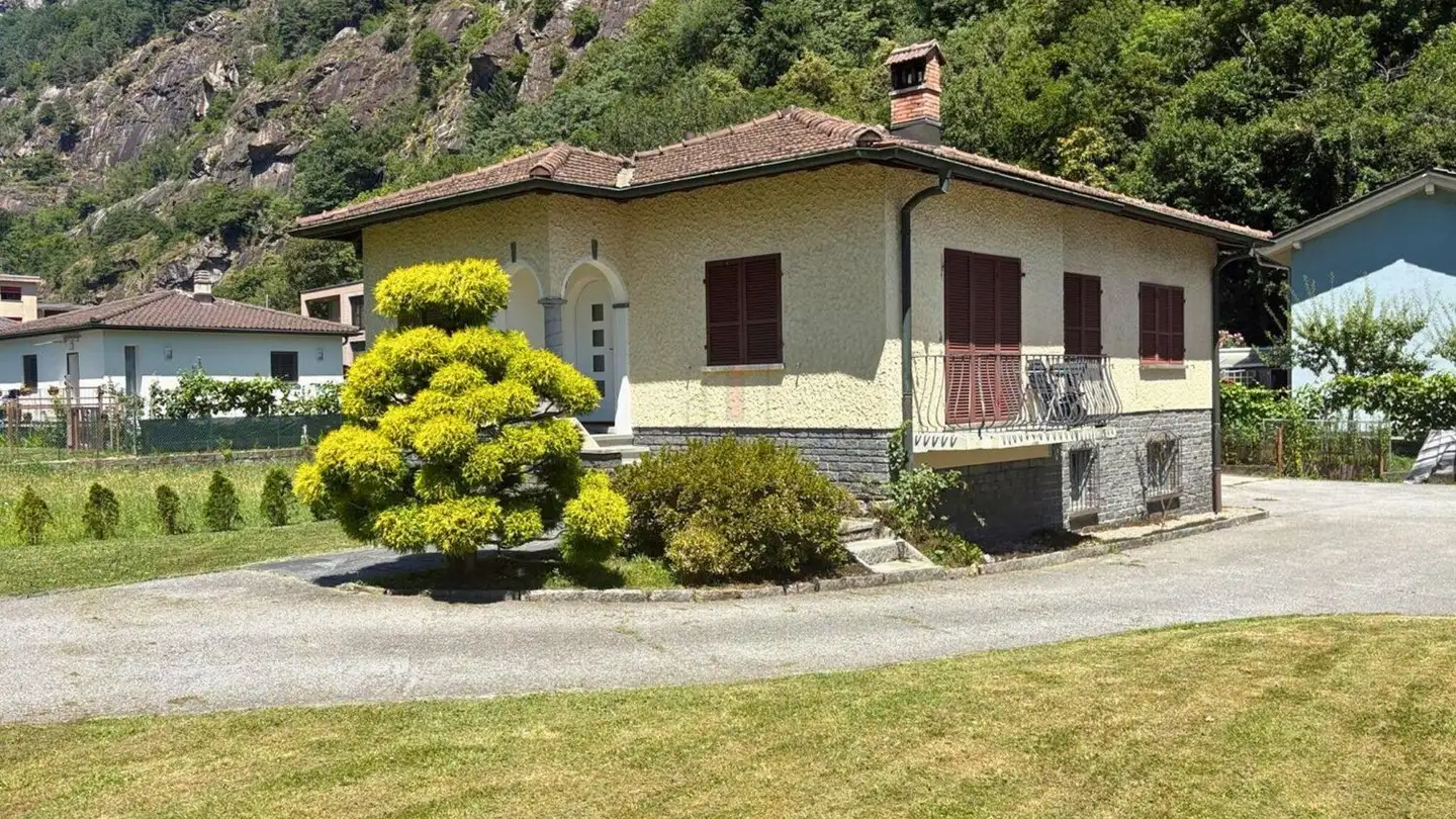 Einfamilienhaus kaufen - Via San Gottardo, 6742 Pollegio
