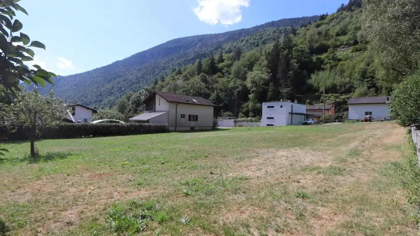 Constructible plot for sale - 6722 Corzoneso