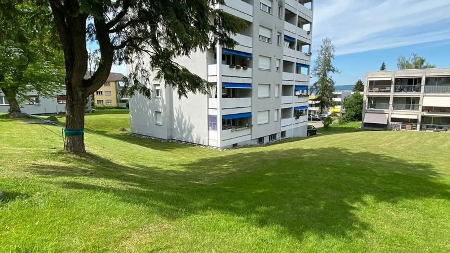 Tiefgaragenstellplatz mieten - Walther-Hauser-Strasse 16, 8820 Wädenswil
