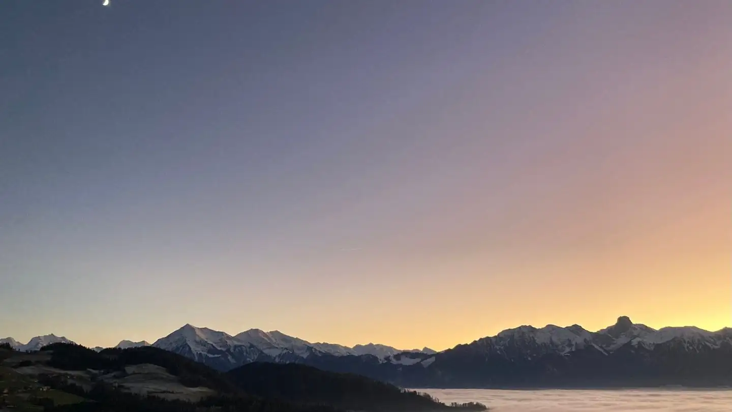 Attique à louer - 3617 Fahrni b. Thun