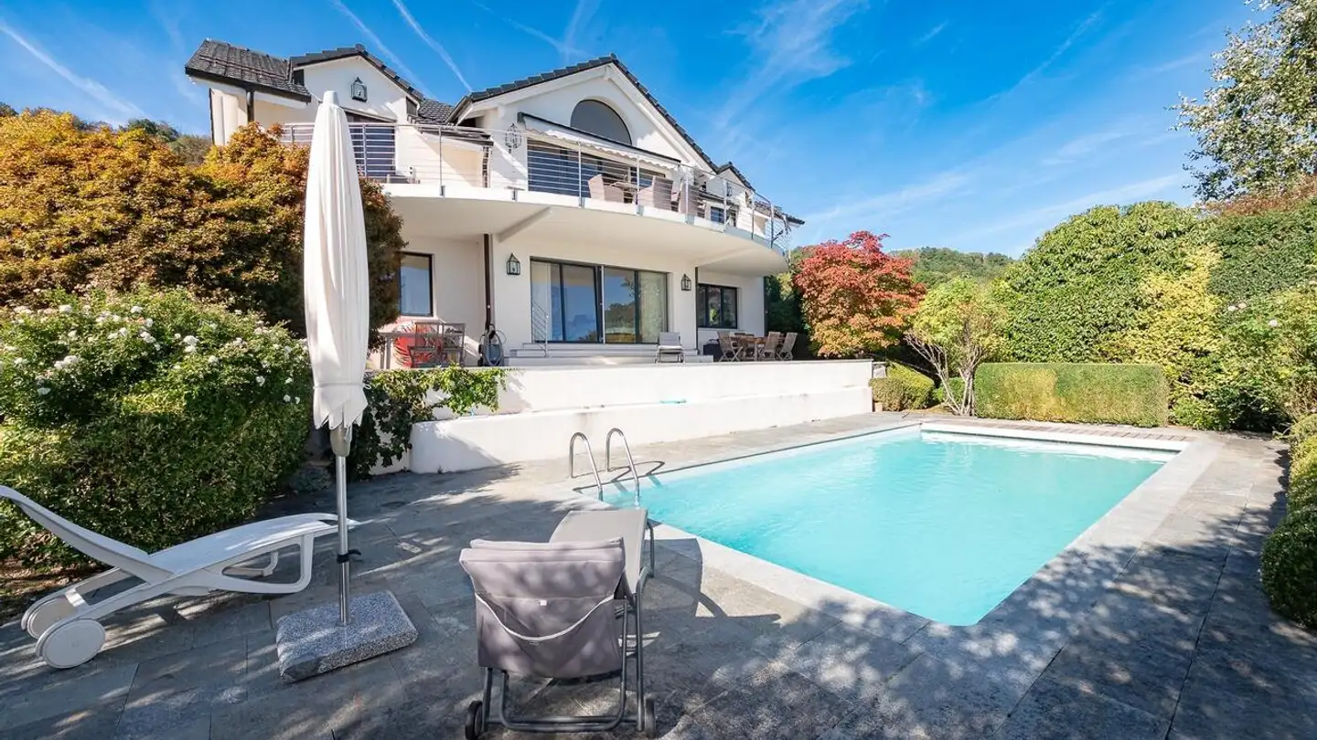 Single house for sale - 1185 Mont-sur-Rolle